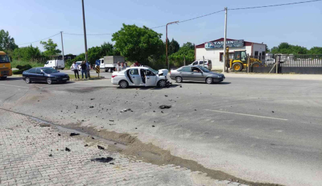 Bursada Kaza Yapan Muhtar, Kaza Anını Gösteren Araç Kamera Kaydını Hesabında Paylaştı