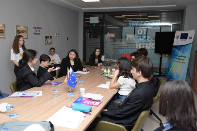Liseli gençler Gençlik Forumunda buluştu