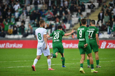 Vefa Temel: Bursaspor Camiası Düştüğü Yerden Kalkmasını Bilir