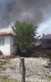 Bursada Çıkan Yangında İki Ev Ve Bir Traktör Küle Döndü