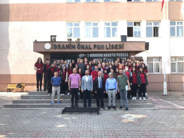 Mustafakemalpaşa Belediyesinden Ygsye Hazırlanan Öğrencilere Destek