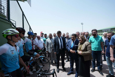 Başkan Şahin M. Hayri Özkeçeci Spor Kompleksini gezdi