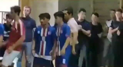 Futsal Sahası Boks Ringine Döndü, Öğrenciler Birbirine Girdi