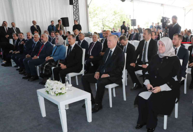 Cumhurbaşkanı Erdoğan: “Önümüzdeki yıl 1.5 milyon yabancı hastaya hizmet vererek küresel sağlık pazarından 10 milyar dolarlık pay almayı hedefliyoruz”