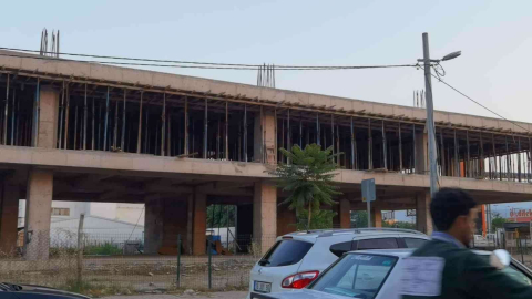 İnşaatın İkinci Katından Düşen İşçi Yaralandı