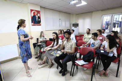 Denizlide Hamilelik ve Evlilik Okulu eğitim vermeye devam ediyor