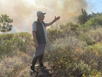 Bakan Kirişci, yangın söndürme çalışmalarını yerinde takip ediyor