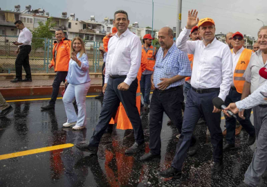 Başkan Seçer, Tarsustaki çalışmaları inceledi