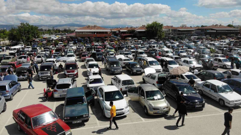 İkinci el oto pazarında bayram hareketliliği başladı
