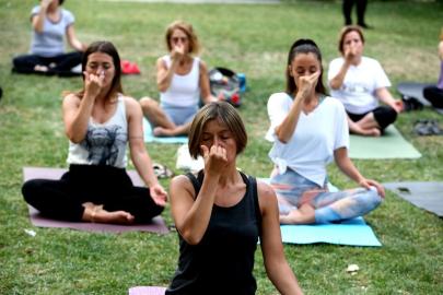 Yoga Tutkunları Nilüferde Buluştu