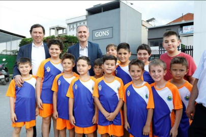 Yüzme Şenliğinde Alt Yapı Sporcuları Madalyalarına Kavuştu