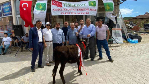 Köy Ağaları Hayır İçin Kıran Kırana Yarıştı
