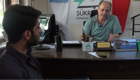 Hem Muhtar Hem De Şair