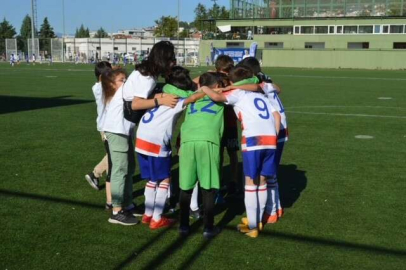U9 Minik Kramponlar Kupasında Şampiyonluk Coşkusu