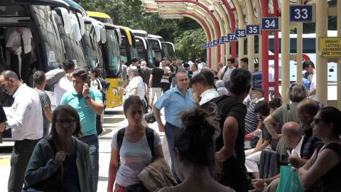 Bayram Yolculuğu Memlekete Değil, Akdeniz Ve Ege Kıyılarına