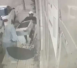 Bursada Pazar Arabasıyla Klima Motoru Çaldılar