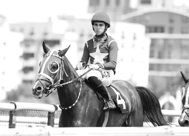 At Yüzdürürken Dengesini Kaybedip Denize Düşen Genç Apranti Boğularak Öldü