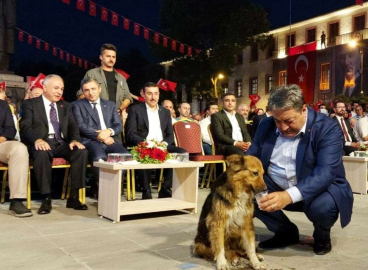Fendoğlu, Malatyanın maskot köpeğine su içirdi