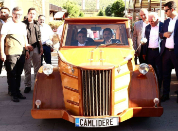 Bakan Kurum, çam ağacından yapılan aracı kullandı