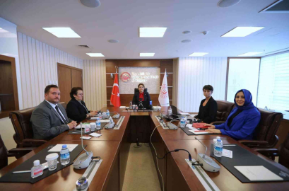 Bakan Yanık: Gerek eğitim gerekse girişimcilik noktasında tüm tarafların desteğini alarak kadınların girişimcilik potansiyellerini ortaya çıkarmak üzere politikalar geliştirmeliyiz”