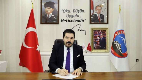 Başkan Sayan: “Terörün hedefinde olan bir başkanınızım”
