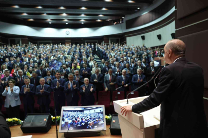 Cumhurbaşkanı Erdoğan: Türkiyeyi bekleyen asıl tehlike, yok etmeyi siyasetlerinin merkezine yerleştiren rövanşişt yaklaşımlardır