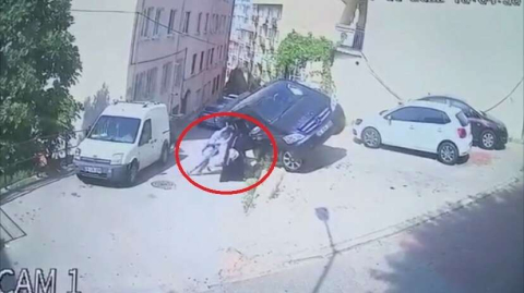 Kadının Gücü...park Halindeyken Hareket Eden Vıp Minibüsü Böyle Tuttular