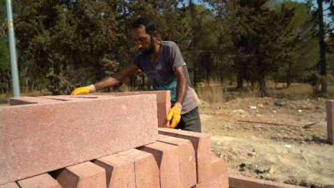 Konyaaltında yol ve kaldırımlara kış  bakımı