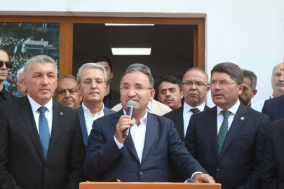 Bakan Bozdağ: “Kriz ve kaosun olduğu Türkiye vaat ediyorlar”