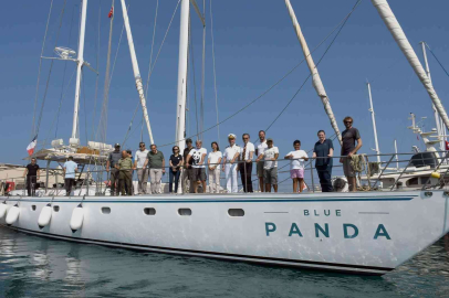 WWFnin Blue Panda Yelkenlisi Kuşadası ziyaretini sürdürüyor