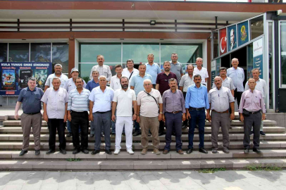 Muhtarlar, tayini çıkan kaymakam için bir araya gelip imza topladı