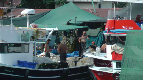 Karadenizde balıkçılar gün sayıyor