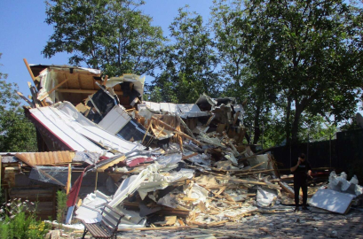 Uludağ Eteklerinde Kaçak Yapı Yıkıldı