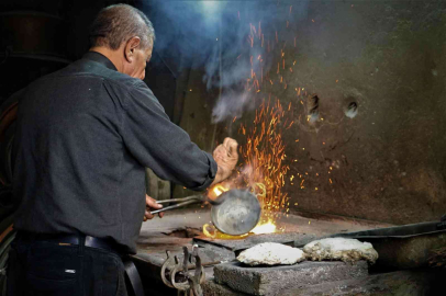 Diyarbakırın son kalaycıları modern çağa direniyor