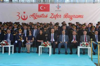 Batmanda coşkulu Zafer Bayramı kutlaması