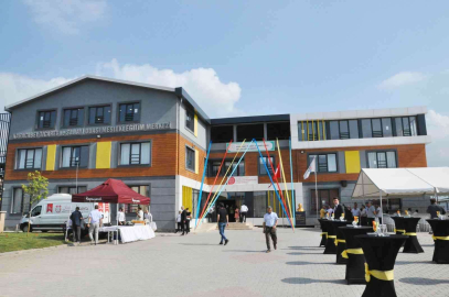 Eğitim Merkezi Açılışına Katılan Hisarcıklıoğlu Karacabeyde Okul Sözü Verdi