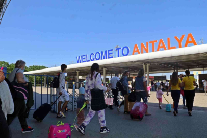 Antalya 3 ayda turist sayısını 4e katladı