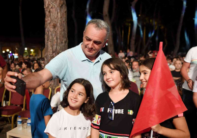 Konyaaltında duygulandıran ‘Zafer kutlaması