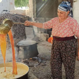Şifa kaynağı pekmezler kaynamaya başladı