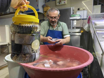 Tuzda pişen balık ‘lakerda