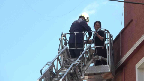 Zamanla Yarış...itfaiye Ve 112 Ekipleri 2 Canı Böyle Hayata Döndürdü