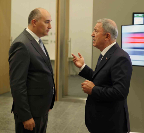 Milli Savunma Bakanı Hulusi Akar, Gürcistanlı mevkidaşı Burchuladze ile görüştü