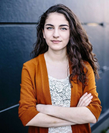 İsveçin en genç bakanı İran asıllı Romina Pourmokhtari