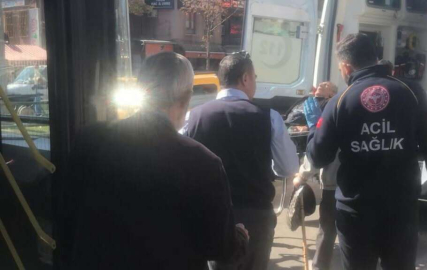 Otobüste Rahatsızlanan Yolcu Ambulansla Hastaneye Kaldırıldı
