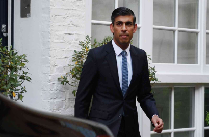 Rishi Sunak, İngilterenin ilk Hint kökenli başbakanı oldu