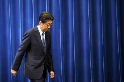 Japonya meclisinden öldürülen Eski Başbakan Abe için anma oturumu