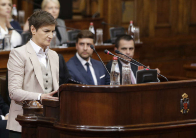 Sırbistanda yeni hükümet güvenoyu aldı