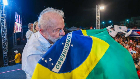 Brezilyada ilk sonuçlara göre Luiz Inacio Lula da Silva başkanlık seçimlerini kazandı