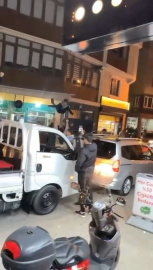 Asker Uğurlamasında Peş Peşe Ateşlediler