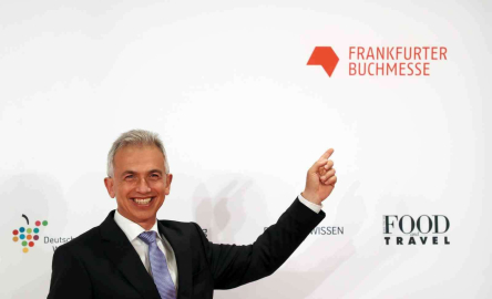 Eşine torpil yapmakla suçlanan Frankfurt Belediye Başkanı referandumla görevden alındı